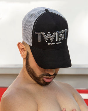 TWIST SNAPBACK TRUCKER HAT